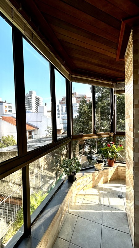 R$ 1.300.000 - IMPECÁVEL APARTAMENTO - 176M2 - 3 DORM - SUÍTE - SACADÕES - 2 VAGAS Avenida Lageado Porto Alegre - 