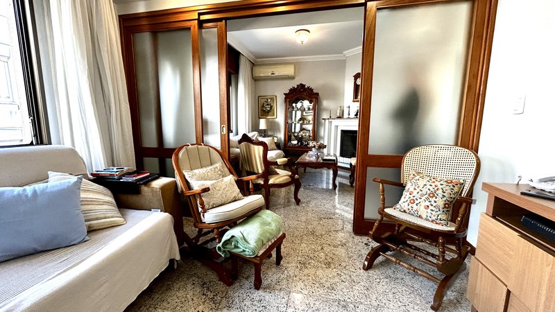R$ 1.300.000 - IMPECÁVEL APARTAMENTO - 176M2 - 3 DORM - SUÍTE - SACADÕES - 2 VAGAS Avenida Lageado Porto Alegre - 