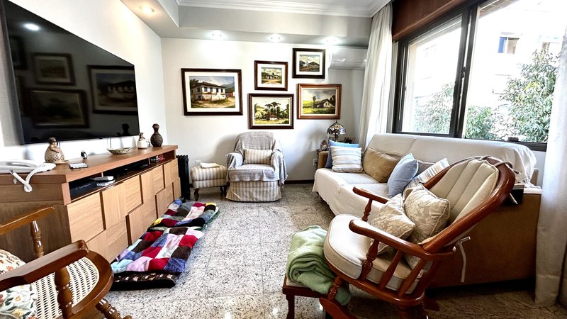 R$ 1.300.000 - IMPECÁVEL APARTAMENTO - 176M2 - 3 DORM - SUÍTE - SACADÕES - 2 VAGAS Avenida Lageado Porto Alegre - 