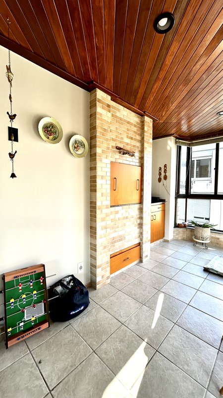 R$ 1.300.000 - IMPECÁVEL APARTAMENTO - 176M2 - 3 DORM - SUÍTE - SACADÕES - 2 VAGAS Avenida Lageado Porto Alegre - 