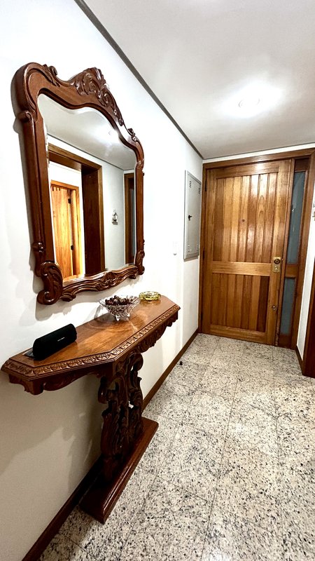 R$ 1.300.000 - IMPECÁVEL APARTAMENTO - 176M2 - 3 DORM - SUÍTE - SACADÕES - 2 VAGAS Avenida Lageado Porto Alegre - 