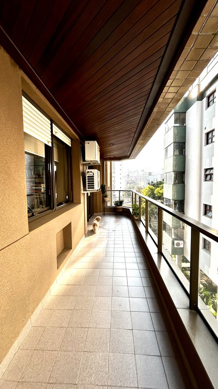 R$ 1.300.000 - IMPECÁVEL APARTAMENTO - 176M2 - 3 DORM - SUÍTE - SACADÕES - 2 VAGAS Avenida Lageado Porto Alegre - 