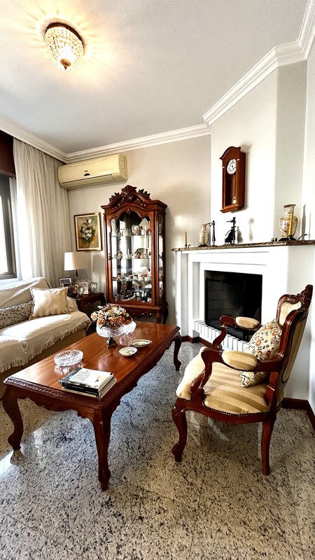 R$ 1.300.000 - IMPECÁVEL APARTAMENTO - 176M2 - 3 DORM - SUÍTE - SACADÕES - 2 VAGAS Avenida Lageado Porto Alegre - 