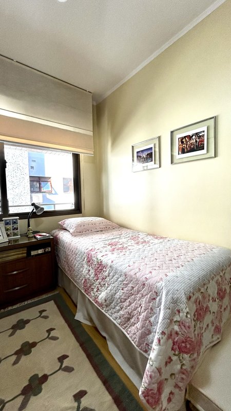 R$ 1.300.000 - IMPECÁVEL APARTAMENTO - 176M2 - 3 DORM - SUÍTE - SACADÕES - 2 VAGAS Avenida Lageado Porto Alegre - 