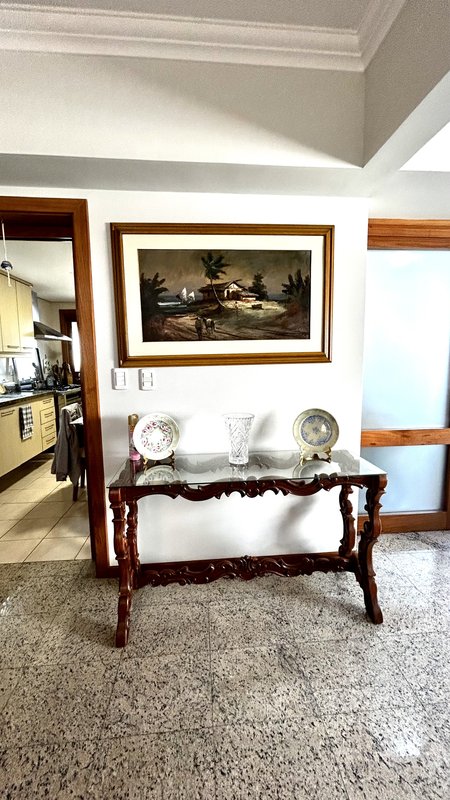 R$ 1.300.000 - IMPECÁVEL APARTAMENTO - 176M2 - 3 DORM - SUÍTE - SACADÕES - 2 VAGAS Avenida Lageado Porto Alegre - 