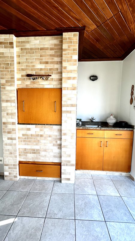 R$ 1.300.000 - IMPECÁVEL APARTAMENTO - 176M2 - 3 DORM - SUÍTE - SACADÕES - 2 VAGAS Avenida Lageado Porto Alegre - 