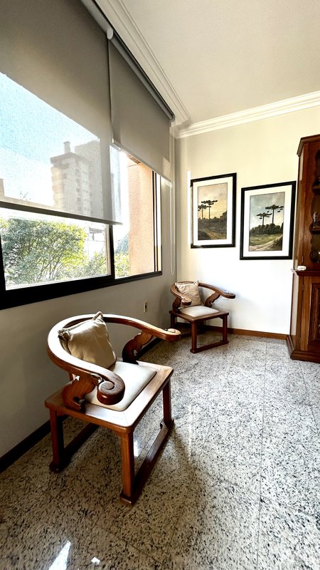 R$ 1.300.000 - IMPECÁVEL APARTAMENTO - 176M2 - 3 DORM - SUÍTE - SACADÕES - 2 VAGAS Avenida Lageado Porto Alegre - 