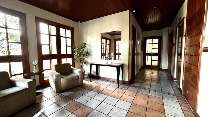 R$ 1.300.000 - IMPECÁVEL APARTAMENTO - 176M2 - 3 DORM - SUÍTE - SACADÕES - 2 VAGAS Avenida Lageado Porto Alegre - 