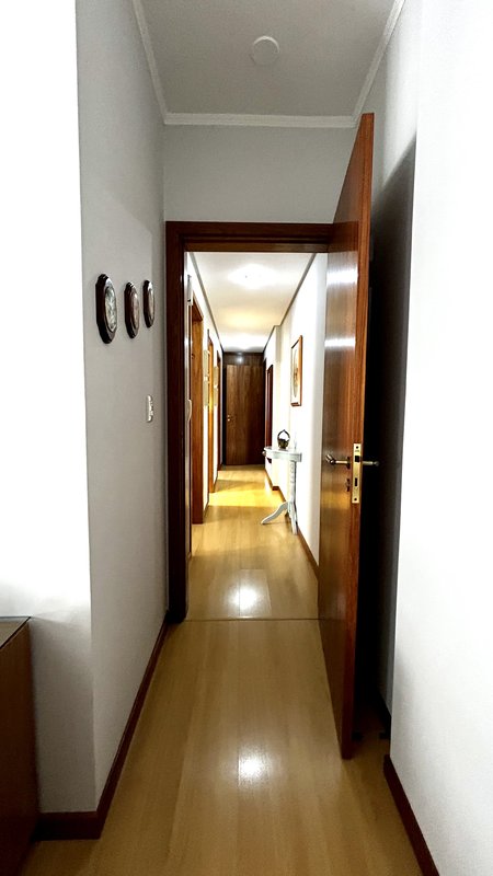 R$ 1.300.000 - IMPECÁVEL APARTAMENTO - 176M2 - 3 DORM - SUÍTE - SACADÕES - 2 VAGAS Avenida Lageado Porto Alegre - 