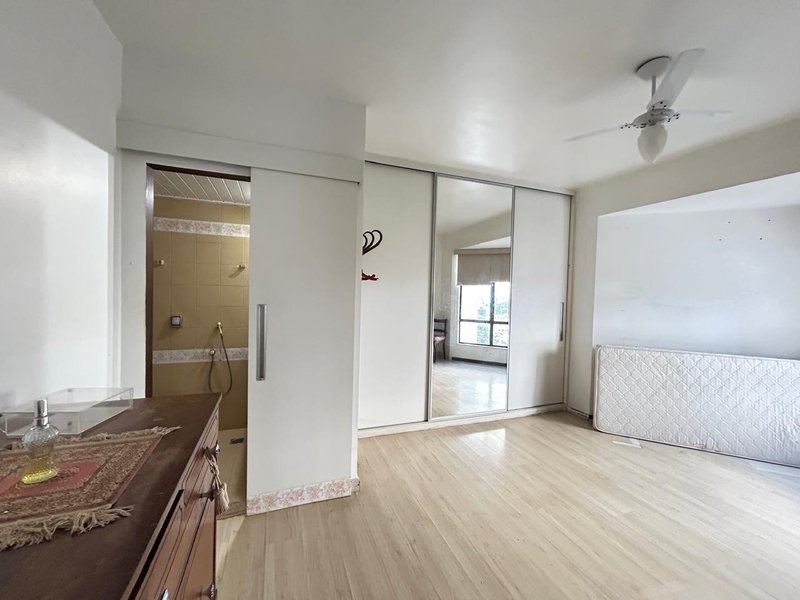 APARTAMENTO 4 QUARTOS 2 SUÍTES LAVABO ANDAR ALTO GARAGENS ELEVADORES À VENDA NA GRAÇA! Avenida Euclydes da Cunha Salvador - 
