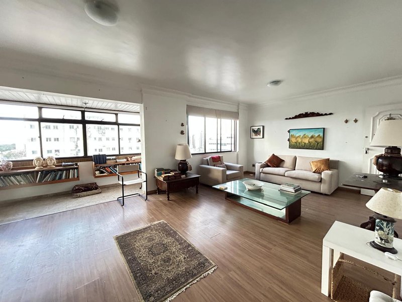 APARTAMENTO 4 QUARTOS 2 SUÍTES LAVABO ANDAR ALTO GARAGENS ELEVADORES À VENDA NA GRAÇA! Avenida Euclydes da Cunha Salvador - 