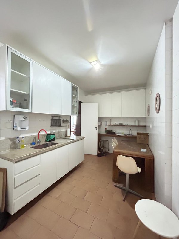 APARTAMENTO 4 QUARTOS 2 SUÍTES LAVABO ANDAR ALTO GARAGENS ELEVADORES À VENDA NA GRAÇA! Avenida Euclydes da Cunha Salvador - 