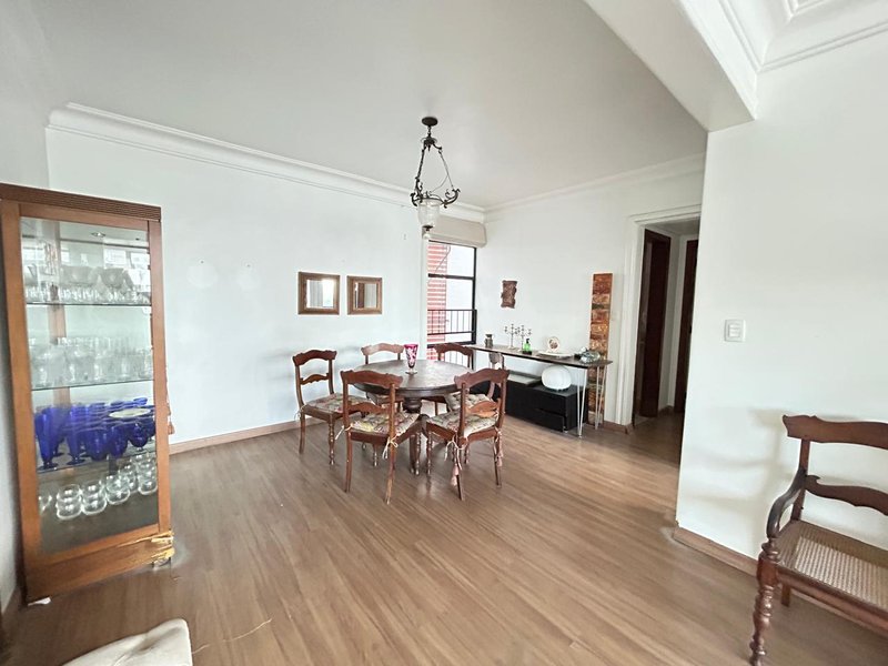 APARTAMENTO 4 QUARTOS 2 SUÍTES LAVABO ANDAR ALTO GARAGENS ELEVADORES À VENDA NA GRAÇA! Avenida Euclydes da Cunha Salvador - 