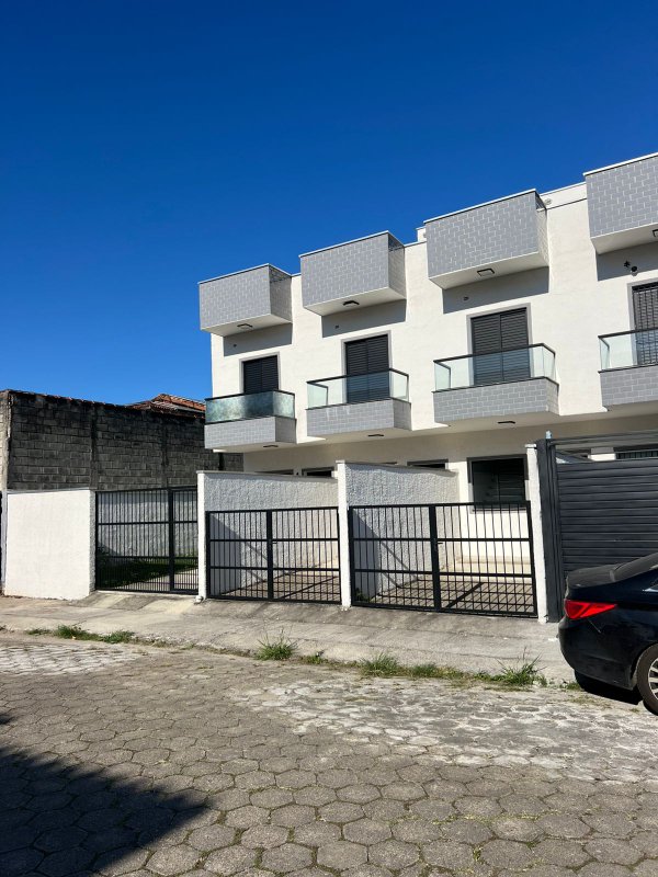 🏡 Oportunidade Imperdível – Triplex à Venda no Massaguaçu - Caraguatatuba - 