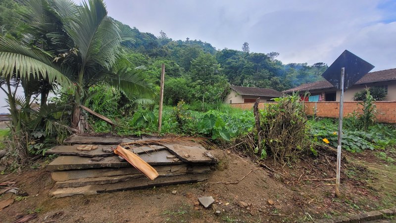 Terreno 450,00 m² - BENEDITO NOVO - 