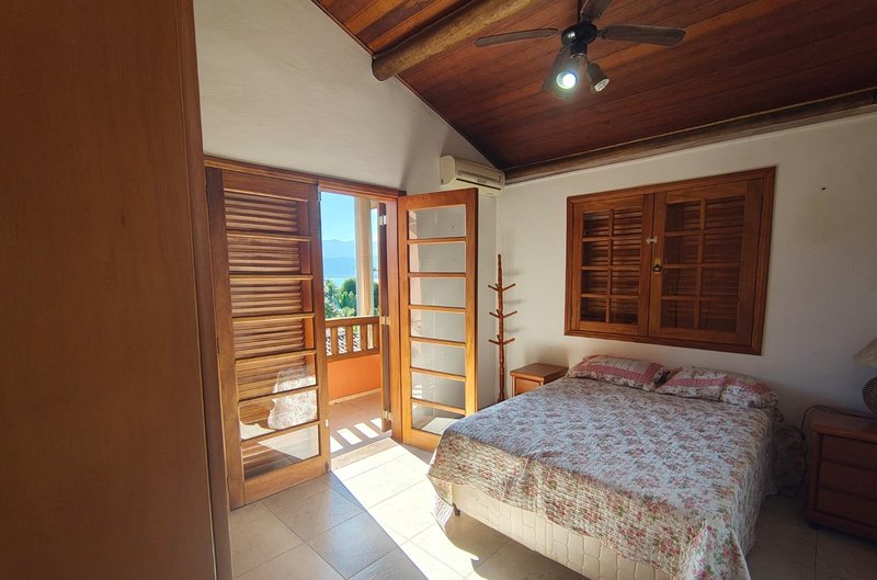 ALUGA-SE LINDA CASA MOBILIADA PRONTA PARA MORAR - 3 QUARTOS - PISCINA - LAZER COMPLETO!! Avenida Riachuelo Ilhabela - 