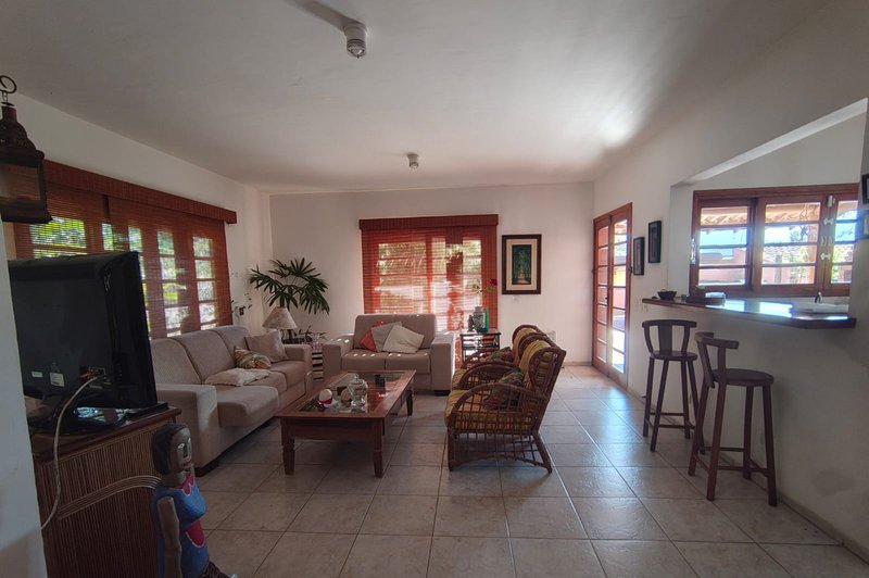 ALUGA-SE LINDA CASA MOBILIADA PRONTA PARA MORAR - 3 QUARTOS - PISCINA - LAZER COMPLETO!! Avenida Riachuelo Ilhabela - 