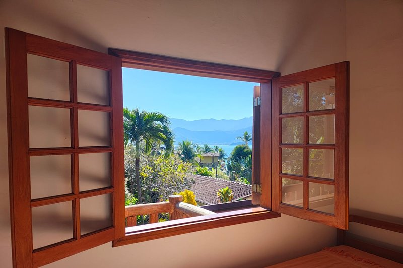 ALUGA-SE LINDA CASA MOBILIADA PRONTA PARA MORAR - 3 QUARTOS - PISCINA - LAZER COMPLETO!! Avenida Riachuelo Ilhabela - 