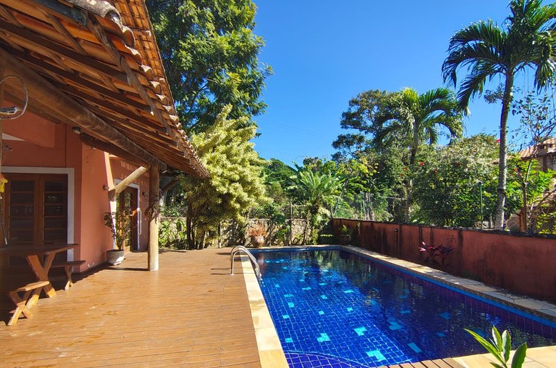 ALUGA-SE LINDA CASA MOBILIADA PRONTA PARA MORAR - 3 QUARTOS - PISCINA - LAZER COMPLETO!! Avenida Riachuelo Ilhabela - 
