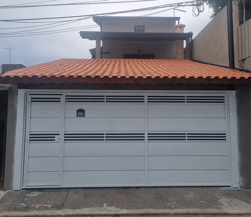 Sobrado com Suíte e Edícula Ampla perto do Centro de Mogi - Mogi das Cruzes - 
