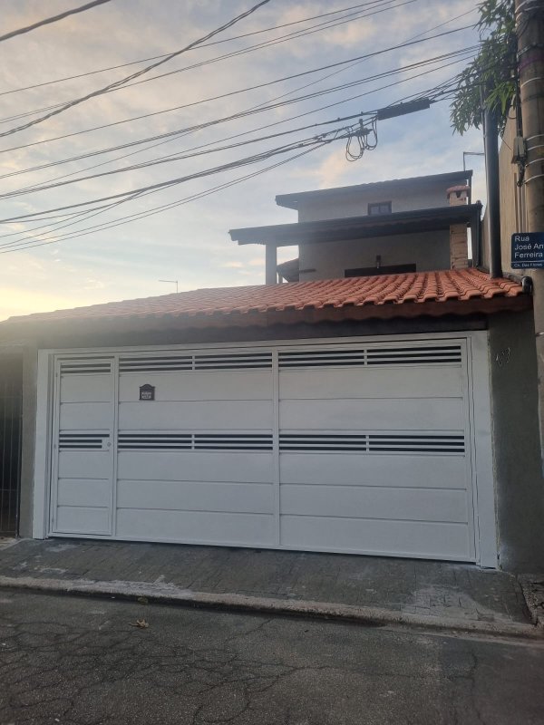 Sobrado com Suíte e Edícula Ampla perto do Centro de Mogi - Mogi das Cruzes - 