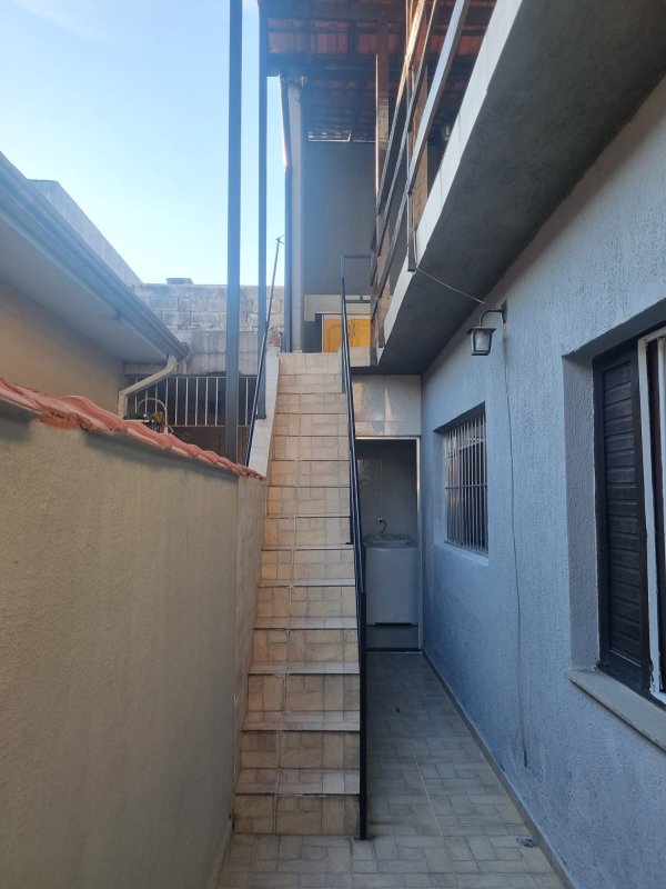 Sobrado com Suíte e Edícula Ampla perto do Centro de Mogi - Mogi das Cruzes - 
