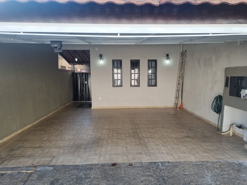 Sobrado com Suíte e Edícula Ampla perto do Centro de Mogi - Mogi das Cruzes - 