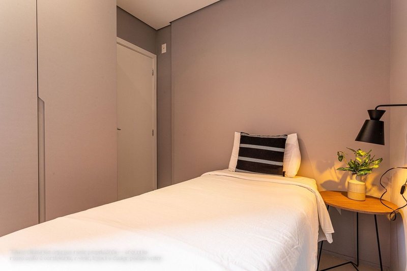 Apartamento com 2 Quartos para alugar, 46m² - Pinheiros Rua Oscar Freire São Paulo - 