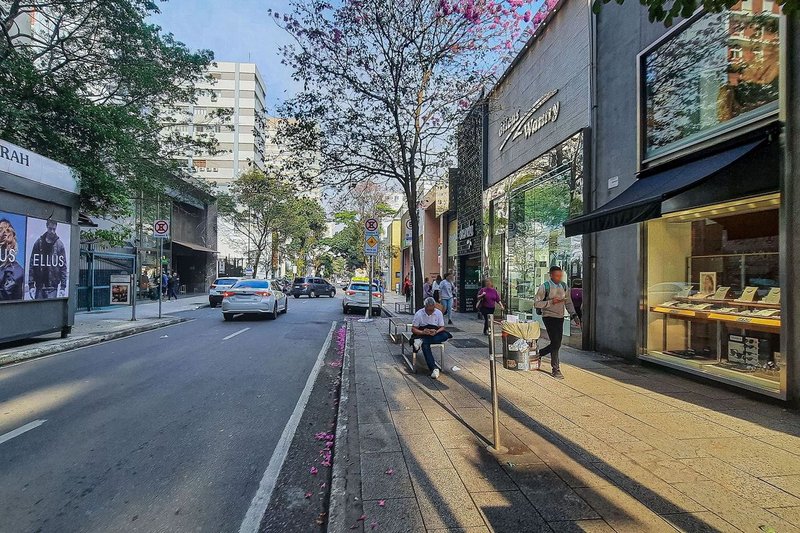 Apartamento com 2 Quartos para alugar, 46m² - Pinheiros Rua Oscar Freire São Paulo - 