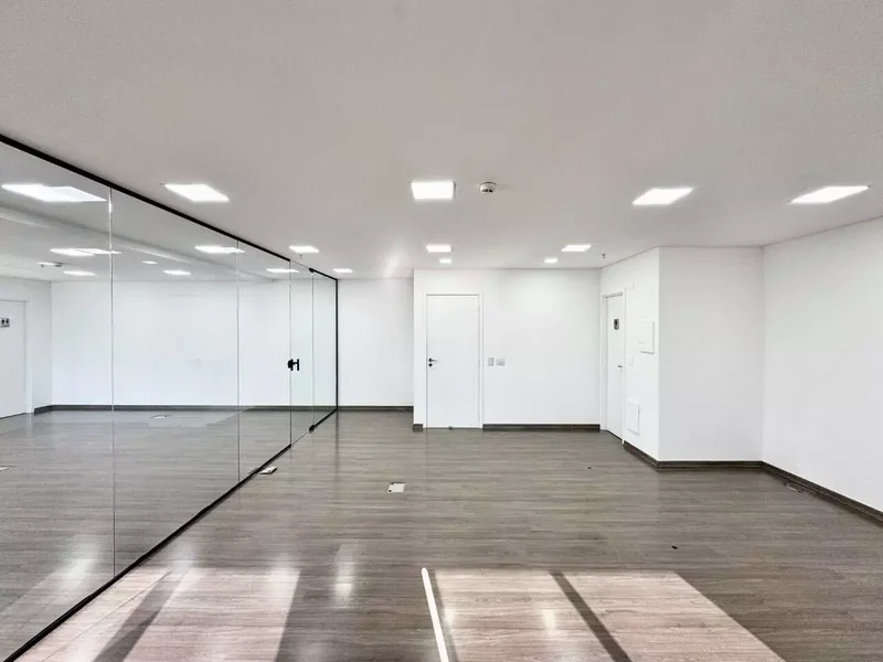 ALUGA-SE CONJUNTO COMERCIAL 100M2 - EXCELENTE LOCALIZAÇÃO Rua Cardeal Arcoverde São Paulo - 