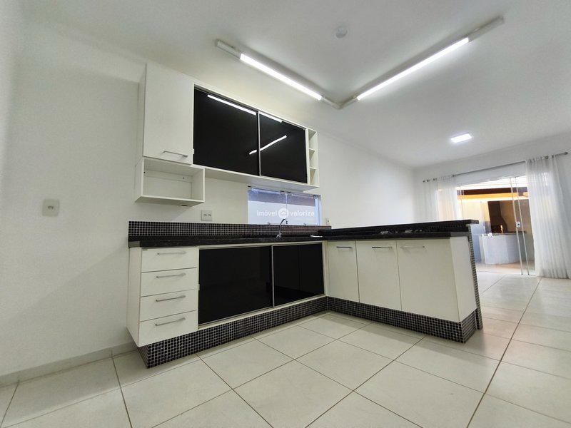 Casa com dois dormitórios e área de churrasqueira no Colina da Boa Vista - Avaré - 