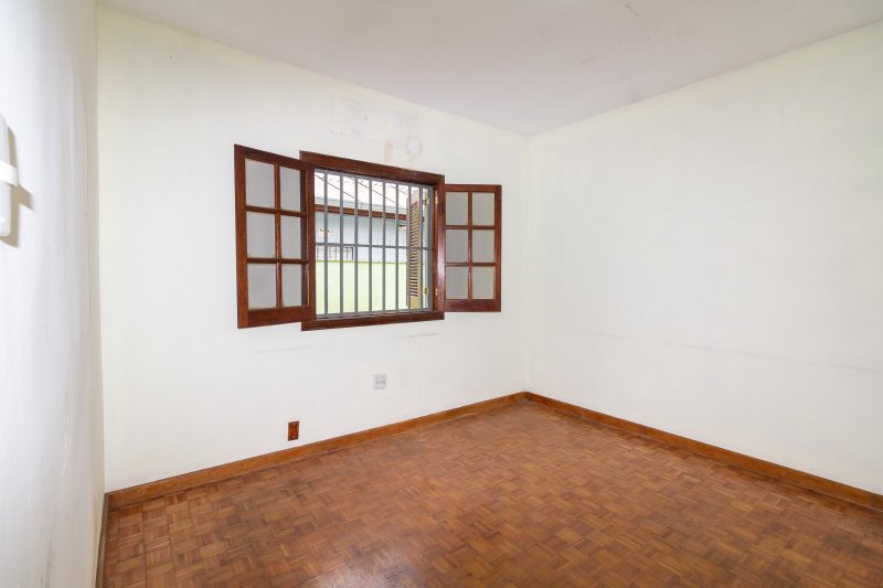 Casa Térrea 207m² no Jd Macedo 2 dorm + Edícula 2 vagas Rua Juvenal Ramos Barbosa Guarulhos - 