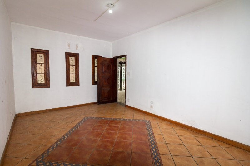 Casa Térrea 207m² no Jd Macedo 2 dorm + Edícula 2 vagas Rua Juvenal Ramos Barbosa Guarulhos - 