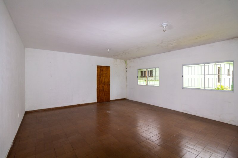 Casa Térrea 207m² no Jd Macedo 2 dorm + Edícula 2 vagas Rua Juvenal Ramos Barbosa Guarulhos - 