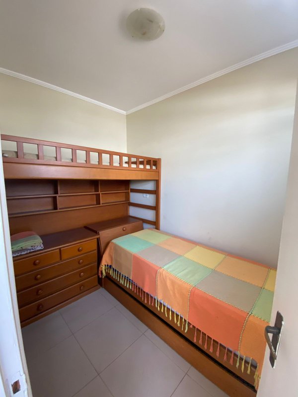 Cobertura no Guarujá PORTEIRA FECHADA com  210m2 ac - 3 Dormitórios sendo 1 Suíte - Guarujá - 