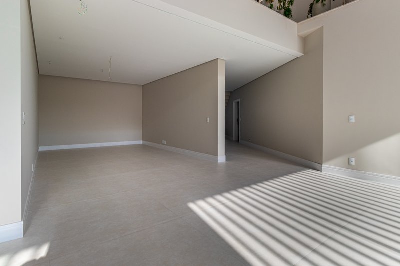 Casa de Alto Padrão à Venda no Residencial Jatibela – Campinas/SP Rua Romilda Aparecida Cruz Campinas - 