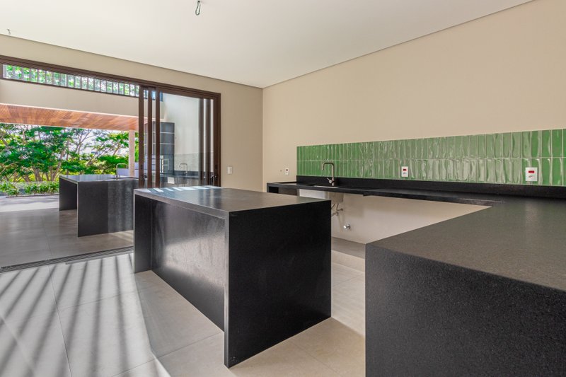 Casa de Alto Padrão à Venda no Residencial Jatibela – Campinas/SP Rua Romilda Aparecida Cruz Campinas - 