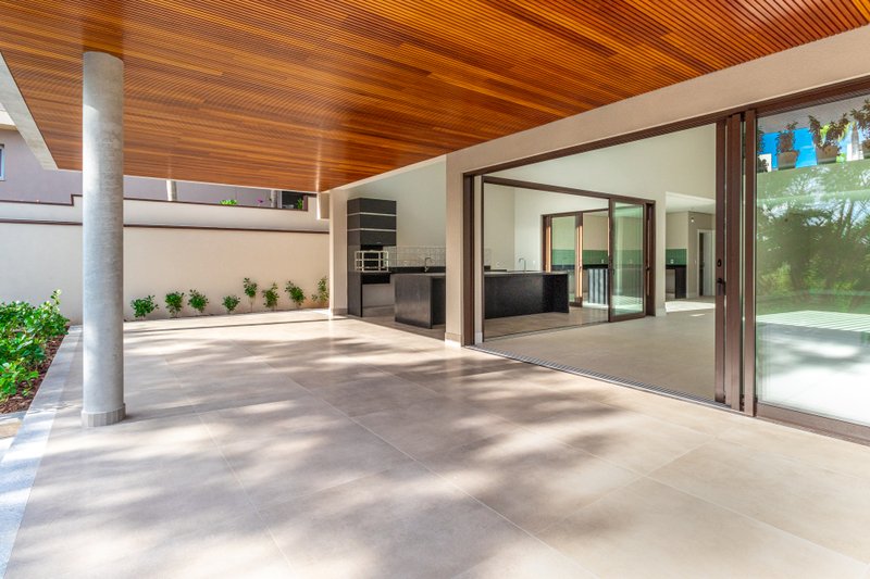 Casa de Alto Padrão à Venda no Residencial Jatibela – Campinas/SP Rua Romilda Aparecida Cruz Campinas - 