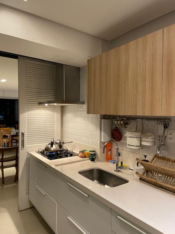 APARTAMENTO SEMINOVO 3 SUÍTES LAVABO PISCINA 2 GARAGENS À VENDA NA PITUBA! Rua Ceará Salvador - 