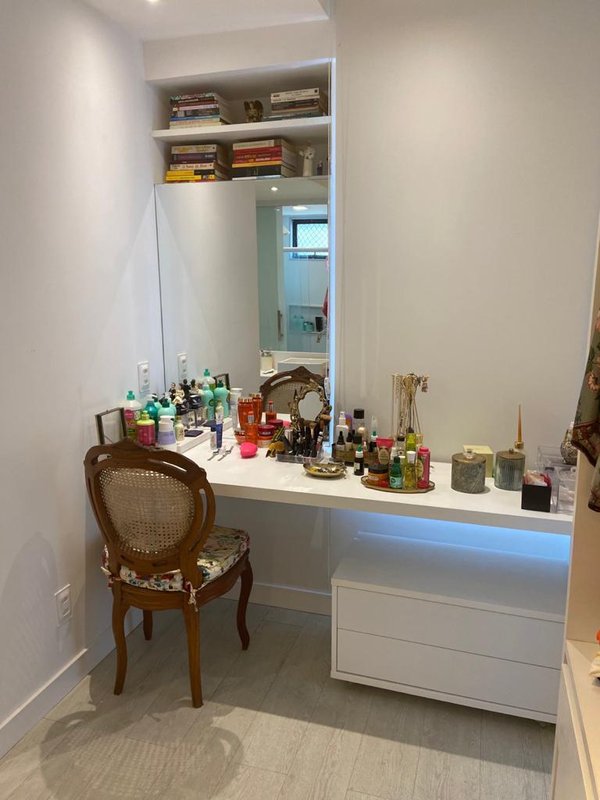 APARTAMENTO SEMINOVO 3 SUÍTES LAVABO PISCINA 2 GARAGENS À VENDA NA PITUBA! Rua Ceará Salvador - 