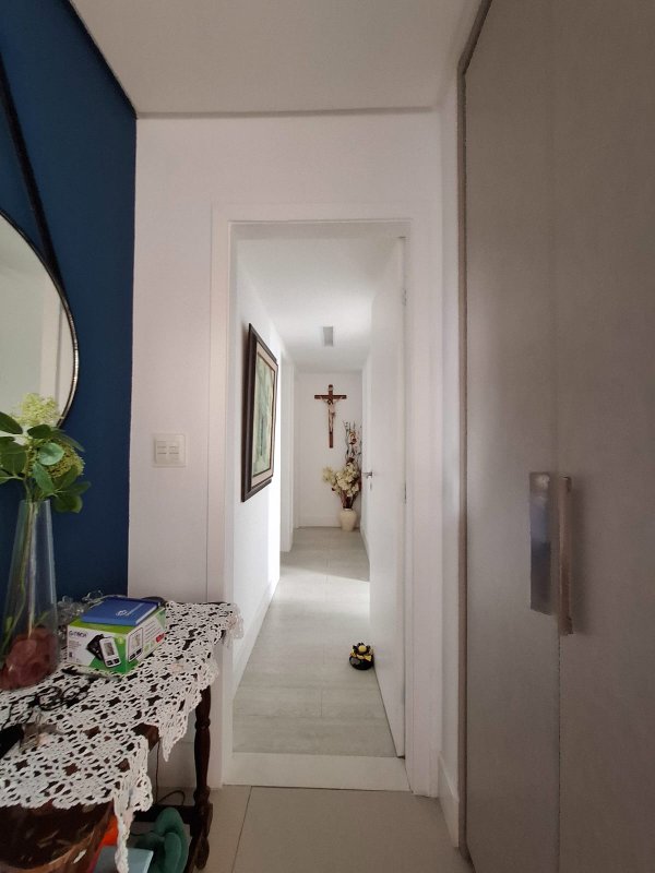 APARTAMENTO SEMINOVO 3 SUÍTES LAVABO PISCINA 2 GARAGENS À VENDA NA PITUBA! Rua Ceará Salvador - 