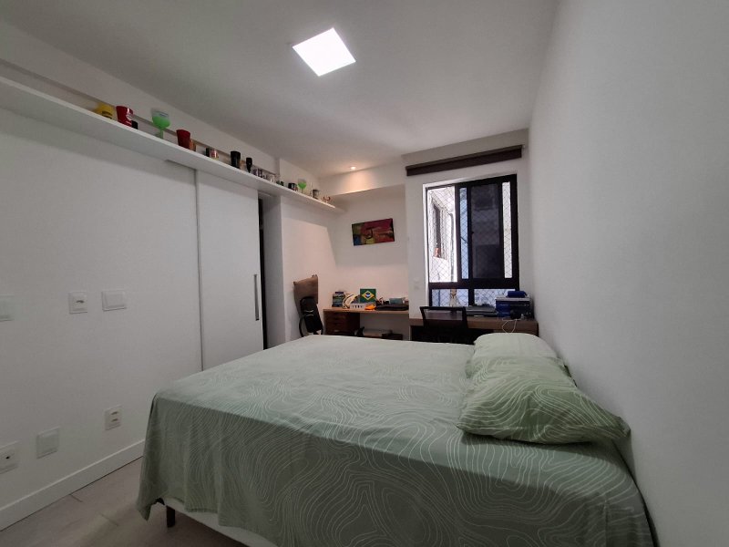 APARTAMENTO SEMINOVO 3 SUÍTES LAVABO PISCINA 2 GARAGENS À VENDA NA PITUBA! Rua Ceará Salvador - 