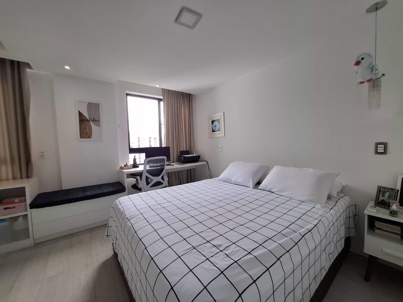 APARTAMENTO SEMINOVO 3 SUÍTES LAVABO PISCINA 2 GARAGENS À VENDA NA PITUBA! Rua Ceará Salvador - 