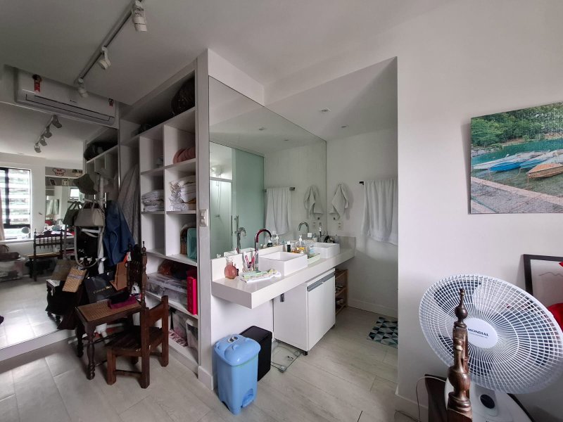 APARTAMENTO SEMINOVO 3 SUÍTES LAVABO PISCINA 2 GARAGENS À VENDA NA PITUBA! Rua Ceará Salvador - 