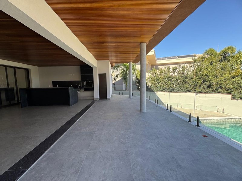 Casa de Alto Padrão à Venda no Condomínio Jatibela – Campinas/SP Rua Romilda Aparecida Cruz Campinas - 