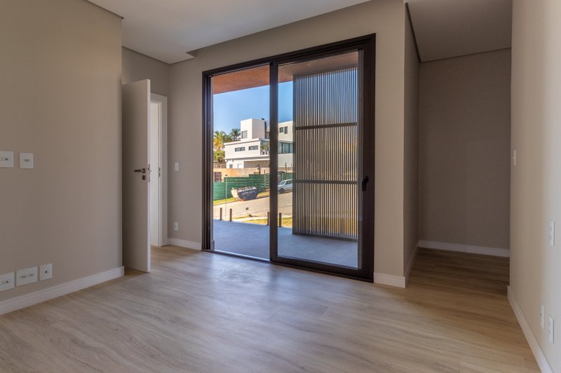 Casa de Alto Padrão à Venda no Condomínio Jatibela – Campinas/SP Rua Romilda Aparecida Cruz Campinas - 