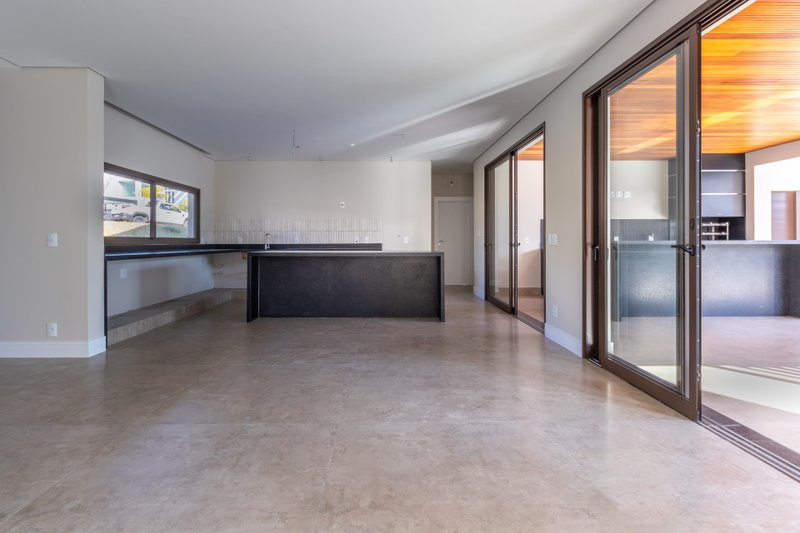 Casa de Alto Padrão à Venda no Condomínio Jatibela – Campinas/SP Rua Romilda Aparecida Cruz Campinas - 