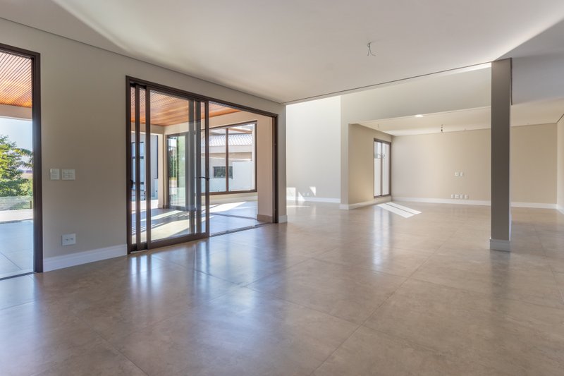 Casa de Alto Padrão à Venda no Condomínio Jatibela – Campinas/SP Rua Romilda Aparecida Cruz Campinas - 