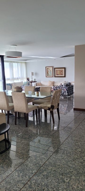 APARTAMENTO NASCENTE 4 SUÍTES VARANDA GABINETE DEPENDÊNCIA PISCINA À VENDA NO ITAIGARA! Rua Wanderley Pinho Salvador - 