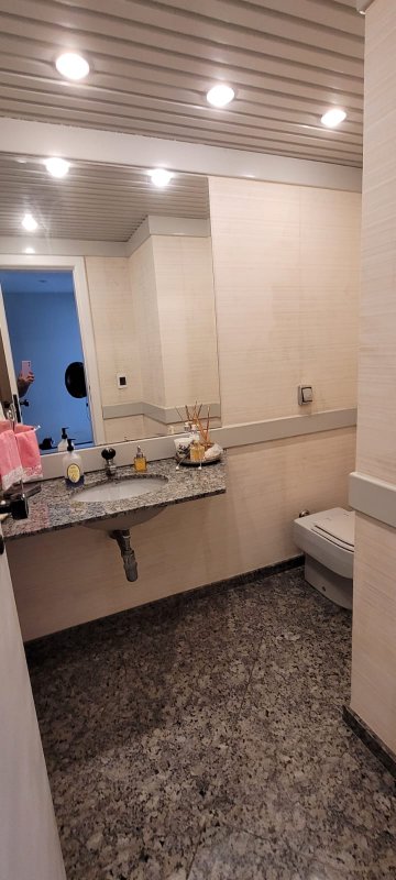APARTAMENTO NASCENTE 4 SUÍTES VARANDA GABINETE DEPENDÊNCIA PISCINA À VENDA NO ITAIGARA! Rua Wanderley Pinho Salvador - 
